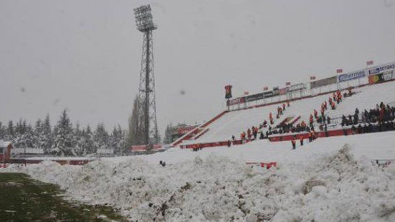 Bir kupa maçına daha erteleme