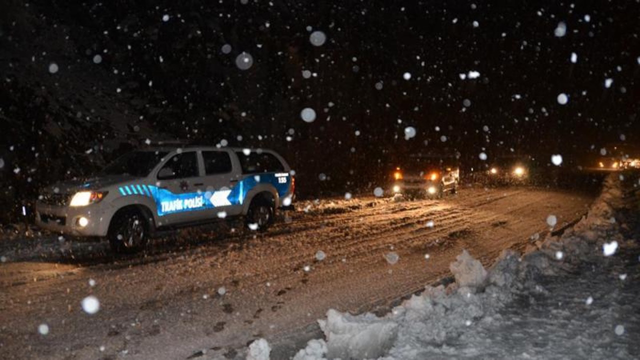 Antalya'ya bahar ayında "kar" sürprizi