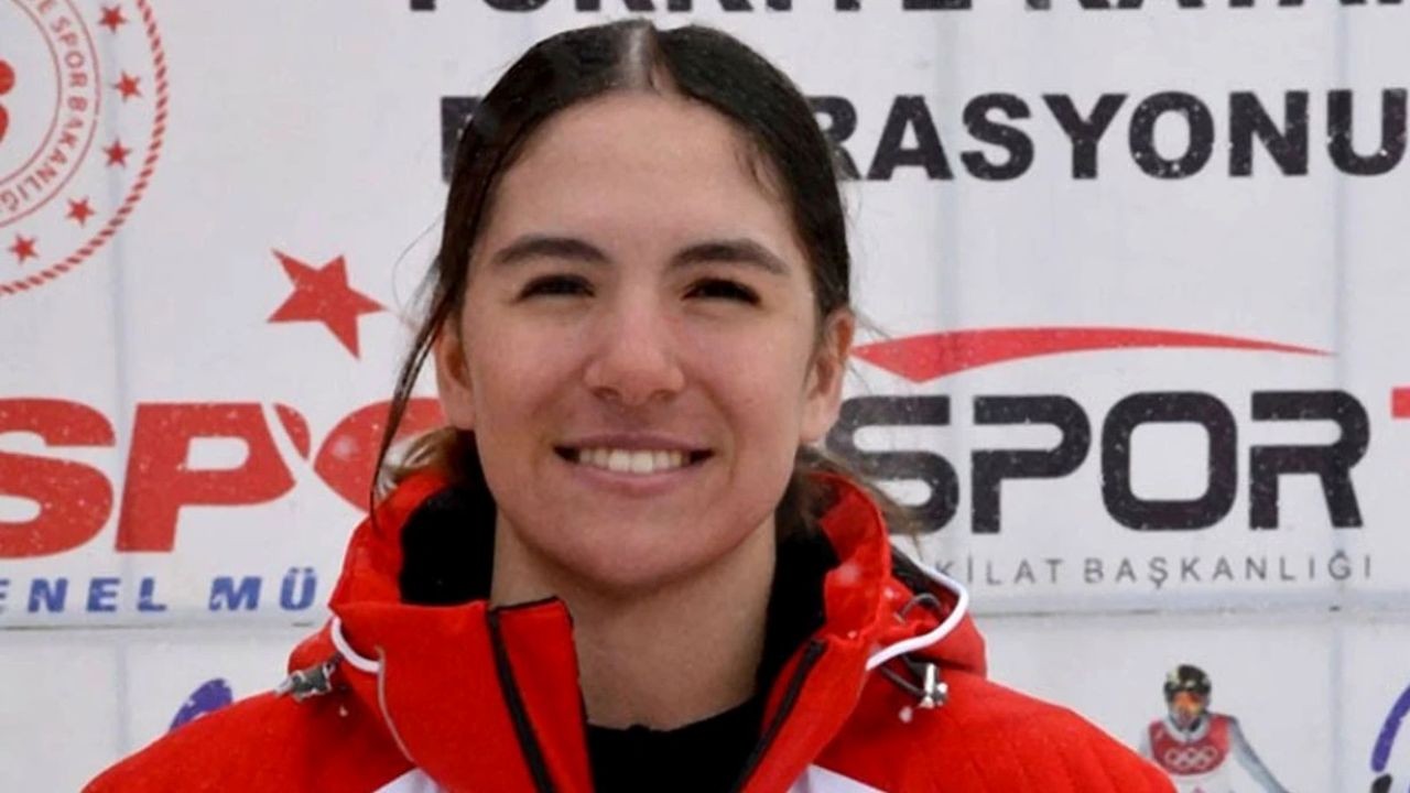 Türkiye'nin altın kızı: Yıldırım, Yunanistan'da altın madalya kazandı