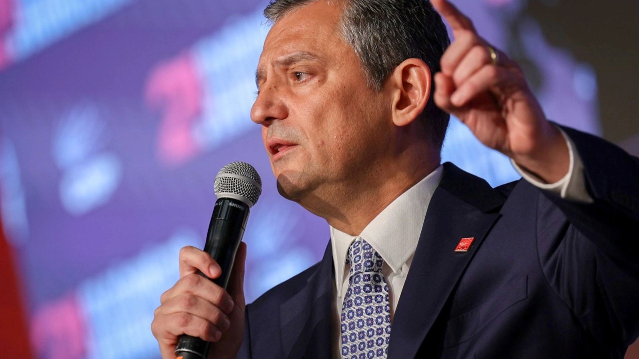Özgür Özel: "Erdoğan hem cuntacı hem mandacı"