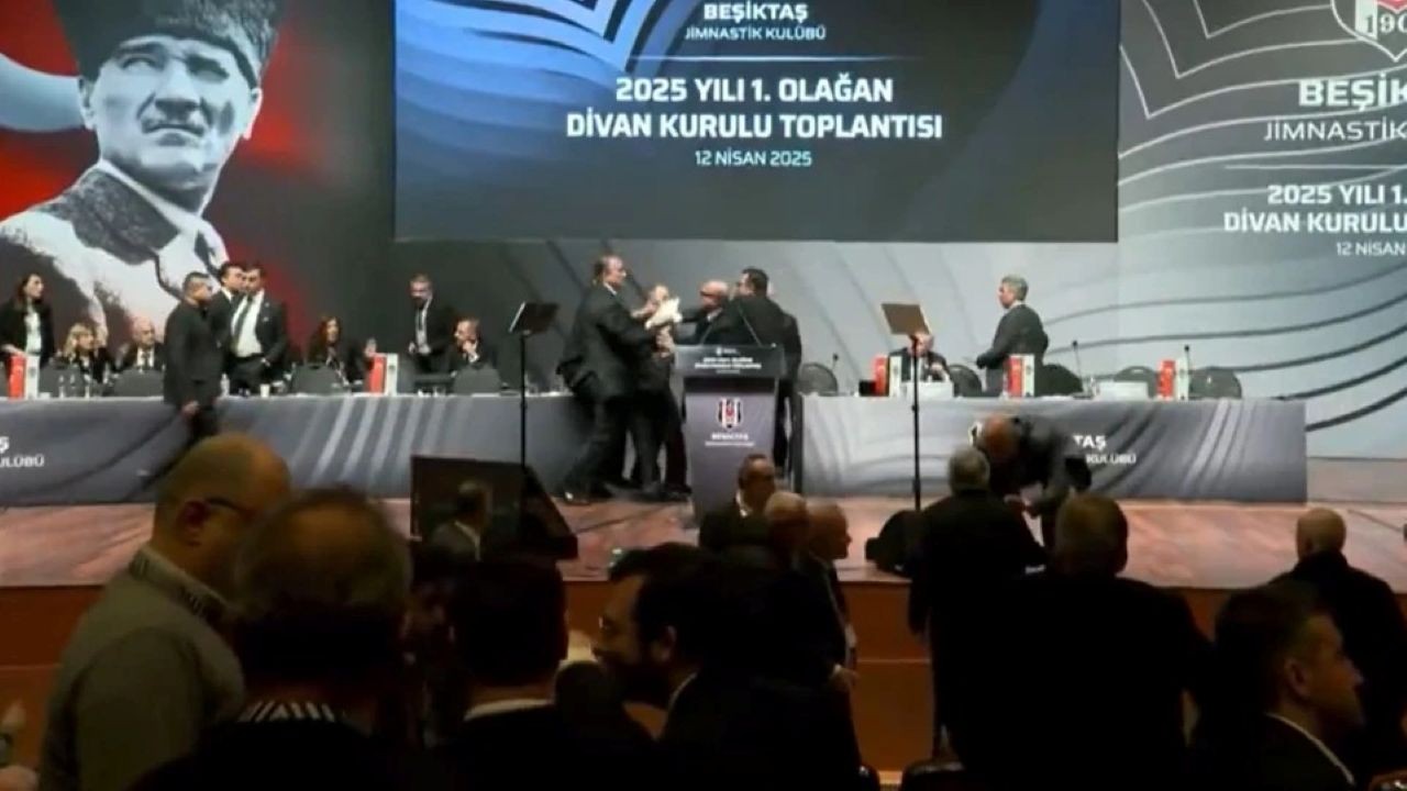 Hasan Arat yumruklandı: Beşiktaş Divan Kurulu'da gerginlik