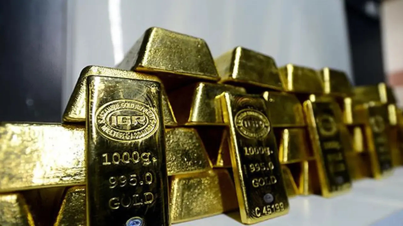 DHMİ eski yöneticisinin kasasından servet çıktı!