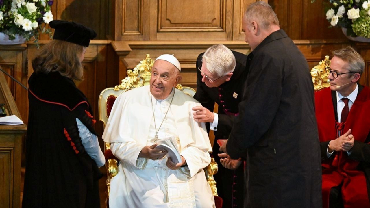 Papa Francis öldü: Yeni Papa kim olacak?