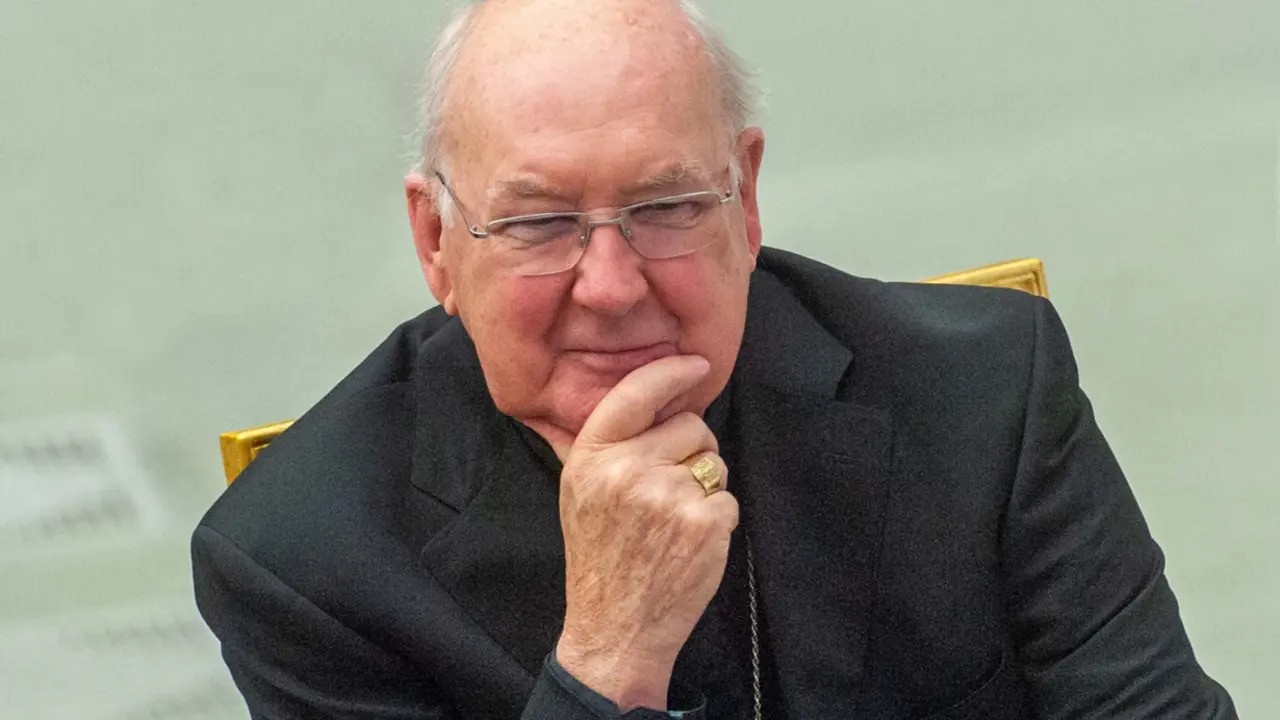 Geçici Papa göreve başladı: Kamerlengo Farrell Vatikan'ın yönetimini devraldı