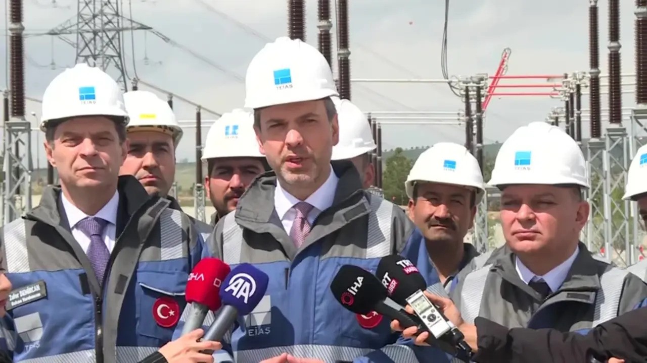 Bakan Bayraktar açıkladı: Türkiye’de elektrik kesintisi riski var mı?
