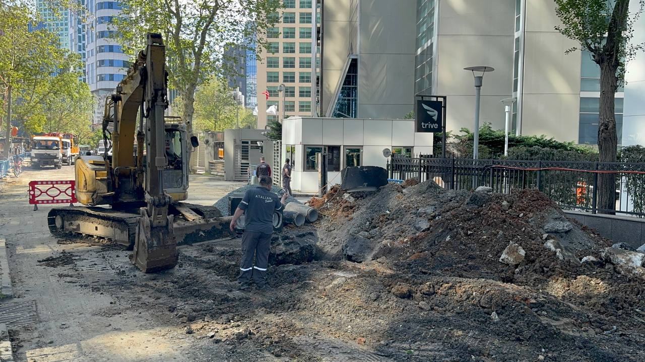 Sarıyer'de yol çökmüştü! Çalışmalar 4. gününde sürüyor