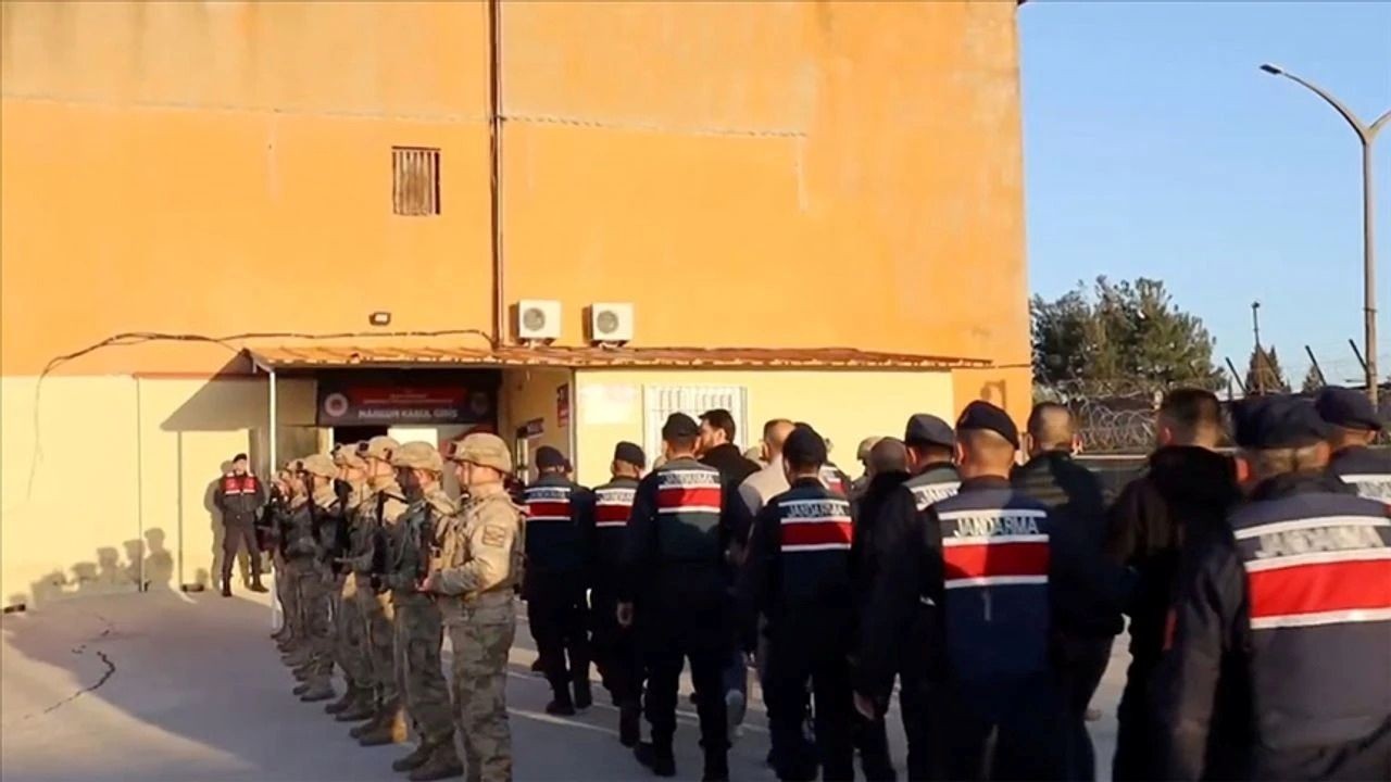 3 ilde tefeci çetesi çökertildi: 1.2 milyar liralık mal varlığına el konuldu
