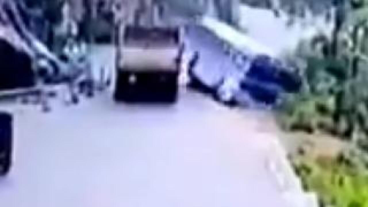 Yolcu otobüsü uçuruma yuvarlandı: 21 ölü, 14 yaralı