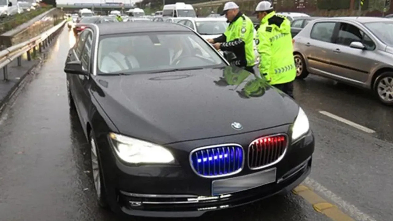 Standart dışı far kullanan 26 bin 822 sürücüye ceza yağdı