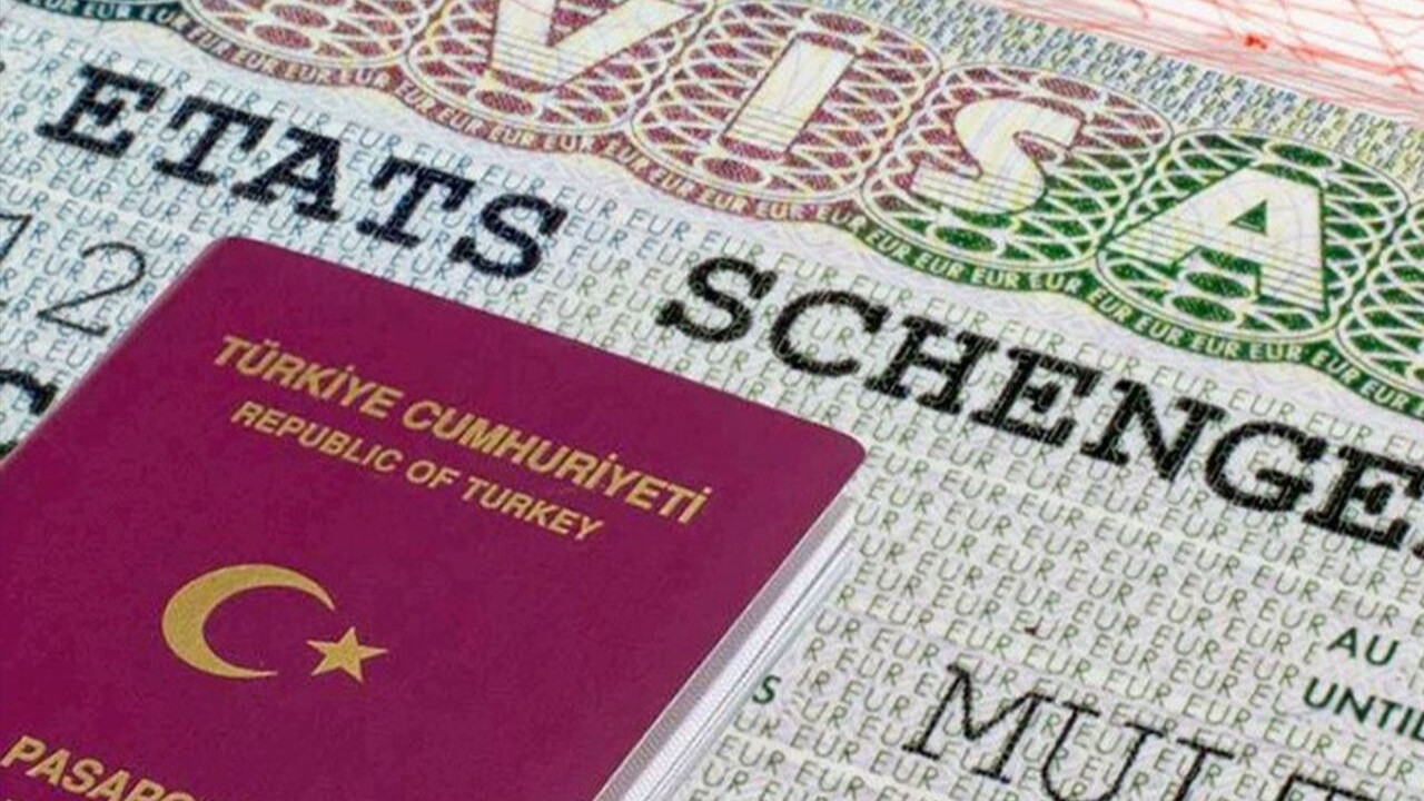 Türkiye'den rekor başvuru! Schengen ret oranları düştü