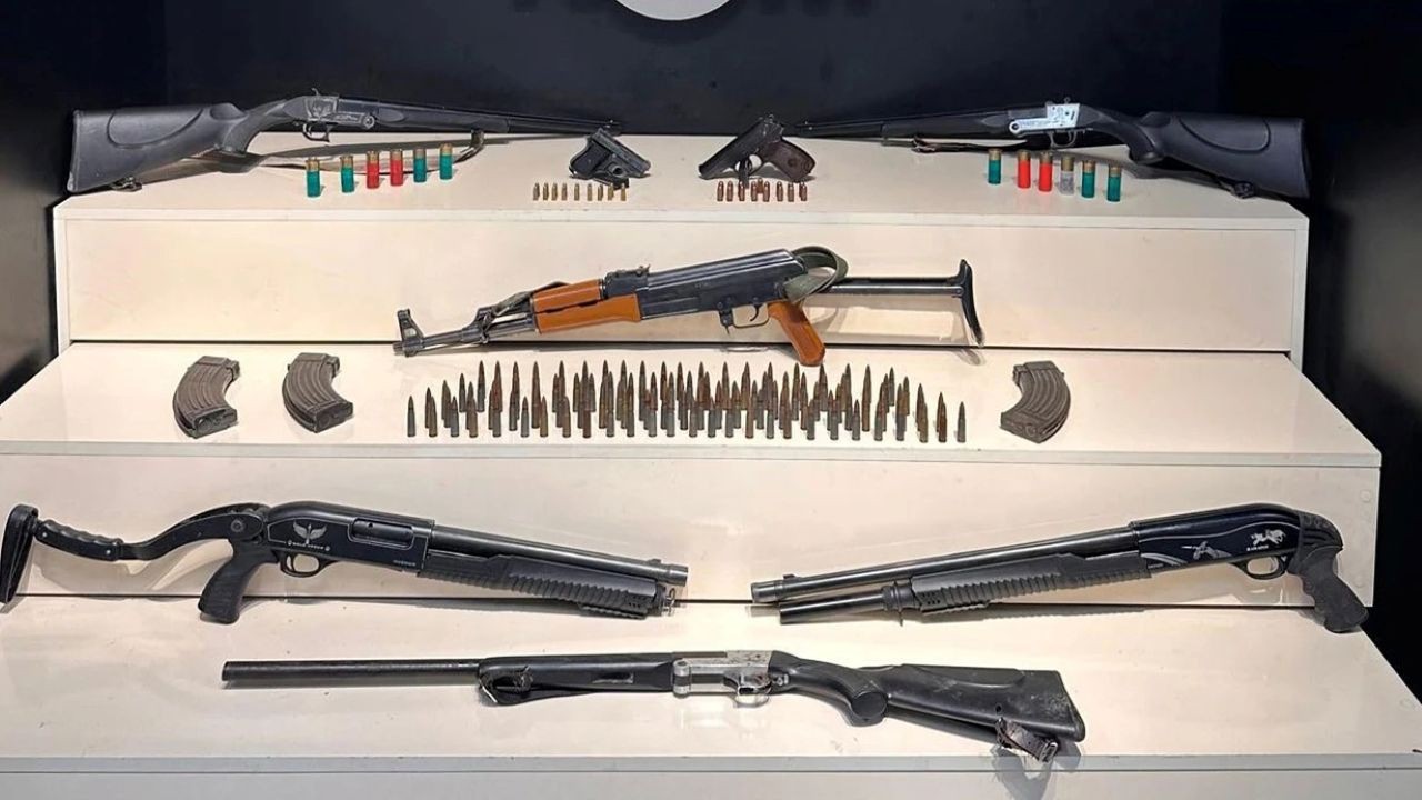 Sosyal medyada silah paylaşanlara baskın: 20 adrese eş zamanlı operasyon