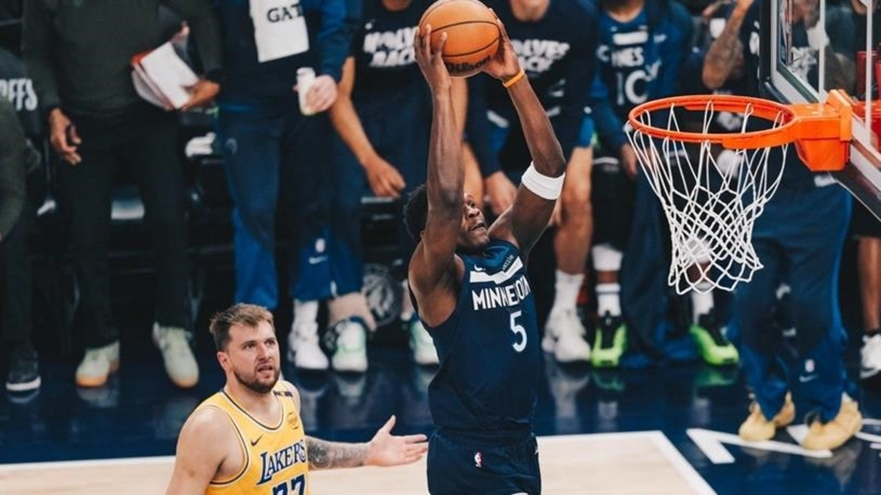 Timberwolves fırtınası Target Center’ı salladı: Thunder’ı 42 sayıyla geçerek rekor kırdılar!