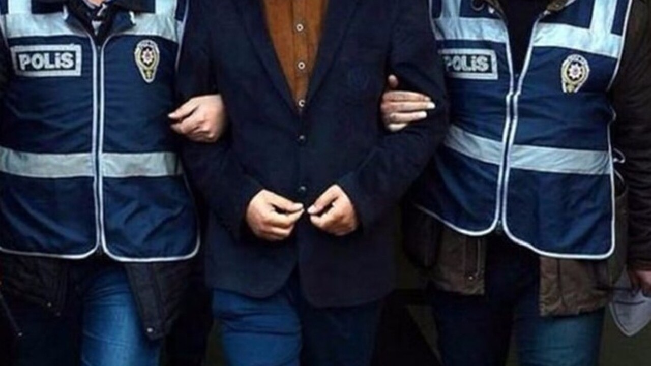 Gaziantep'te tefeci çetesi çökertildi: Villalar, pos cihazları ve yüzlerce senet ele geçirildi!