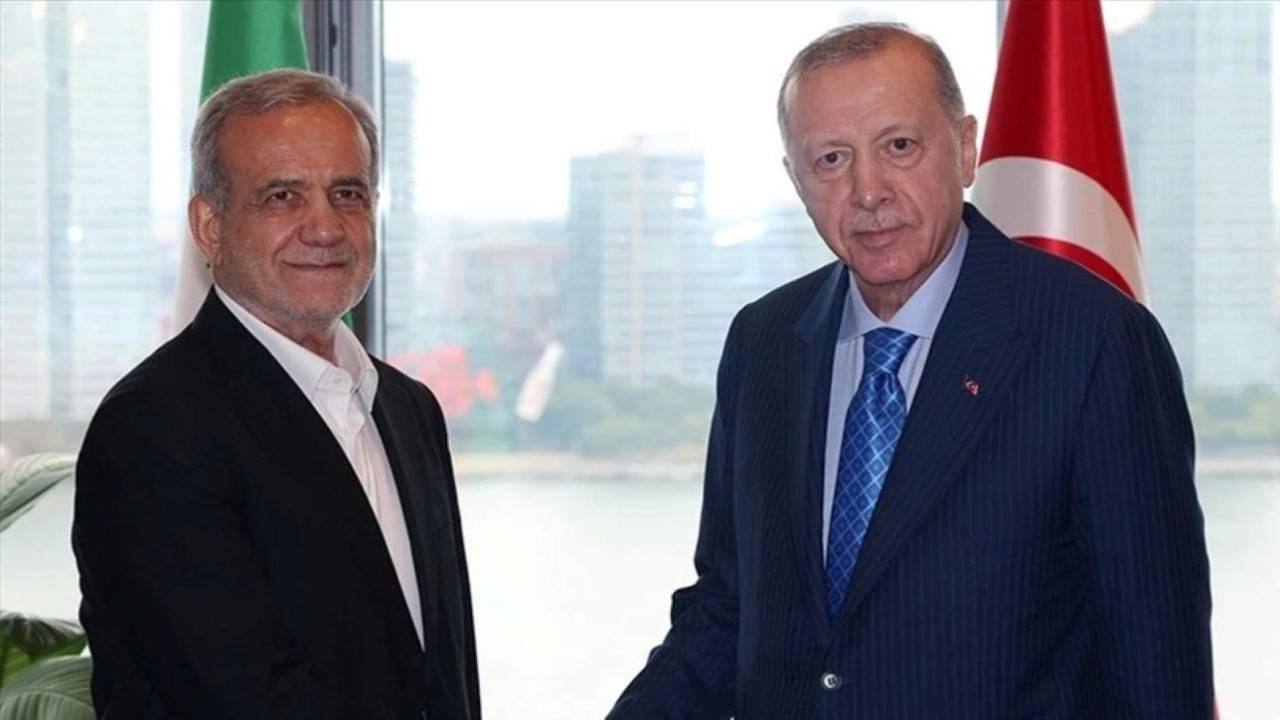 Erdoğan ile İran’ın yeni Cumhurbaşkanı Pezeşkiyan'la görüştü