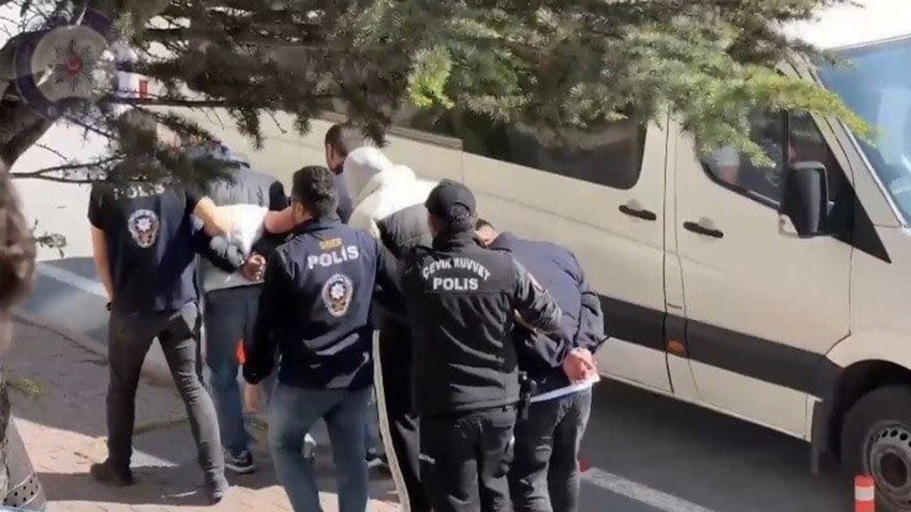 Sosyal medya tuzağı! Sahte hesaplarla yüz binlerce lira dolandırdılar, 11 kişi tutuklandı