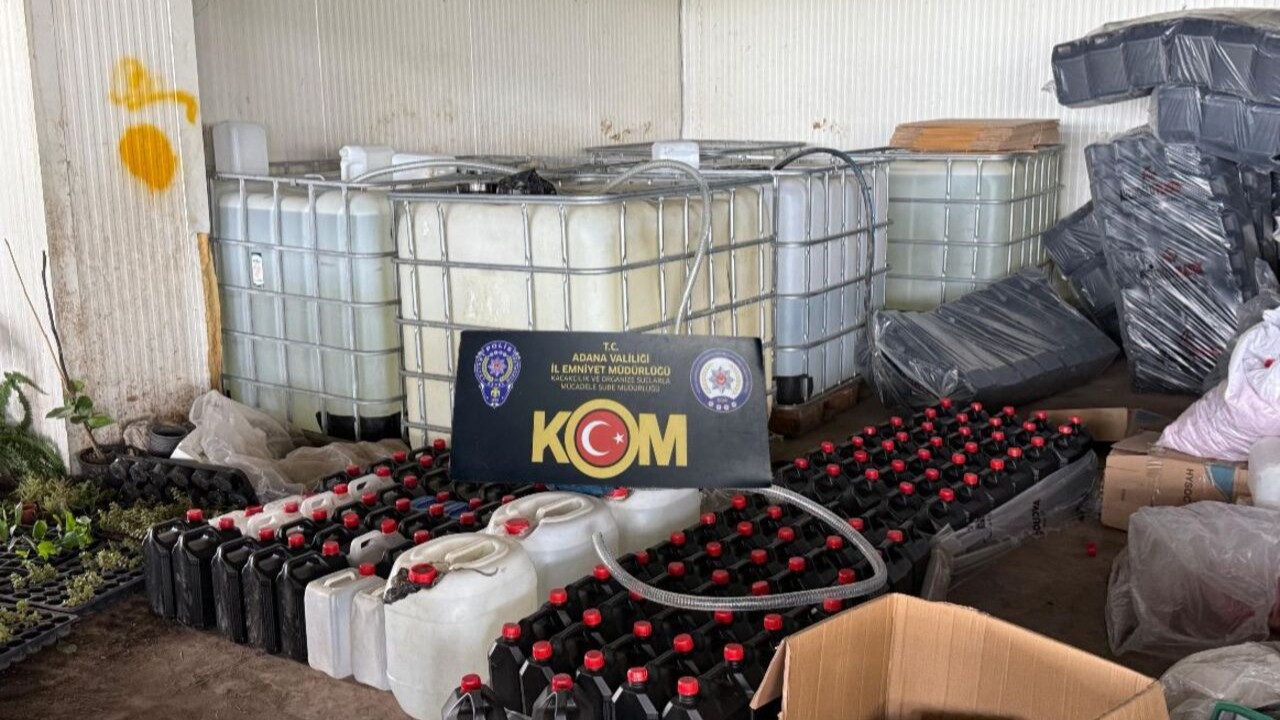 Adana’da kaçak alkol deposu çökertildi: 10 bin litrelik ölüm tehlikesi!