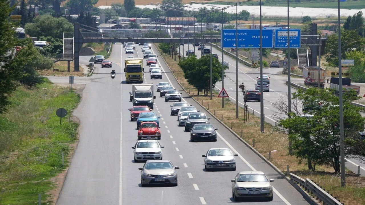 İstanbul girişinde yoğunluk artıyor: Bayram dönüşü başladı