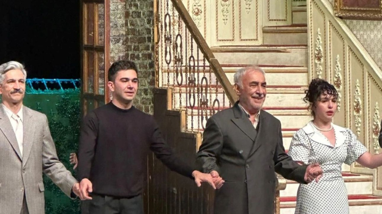 Usta sanatçı Şener Şen sahnelere veda etti