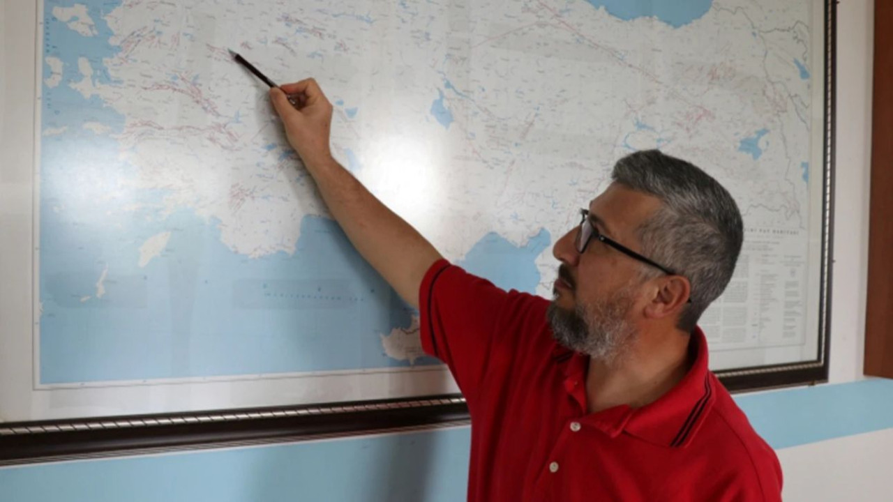 Simav'da deprem fırtınası: 1,5 ayda 1250 sarsıntı