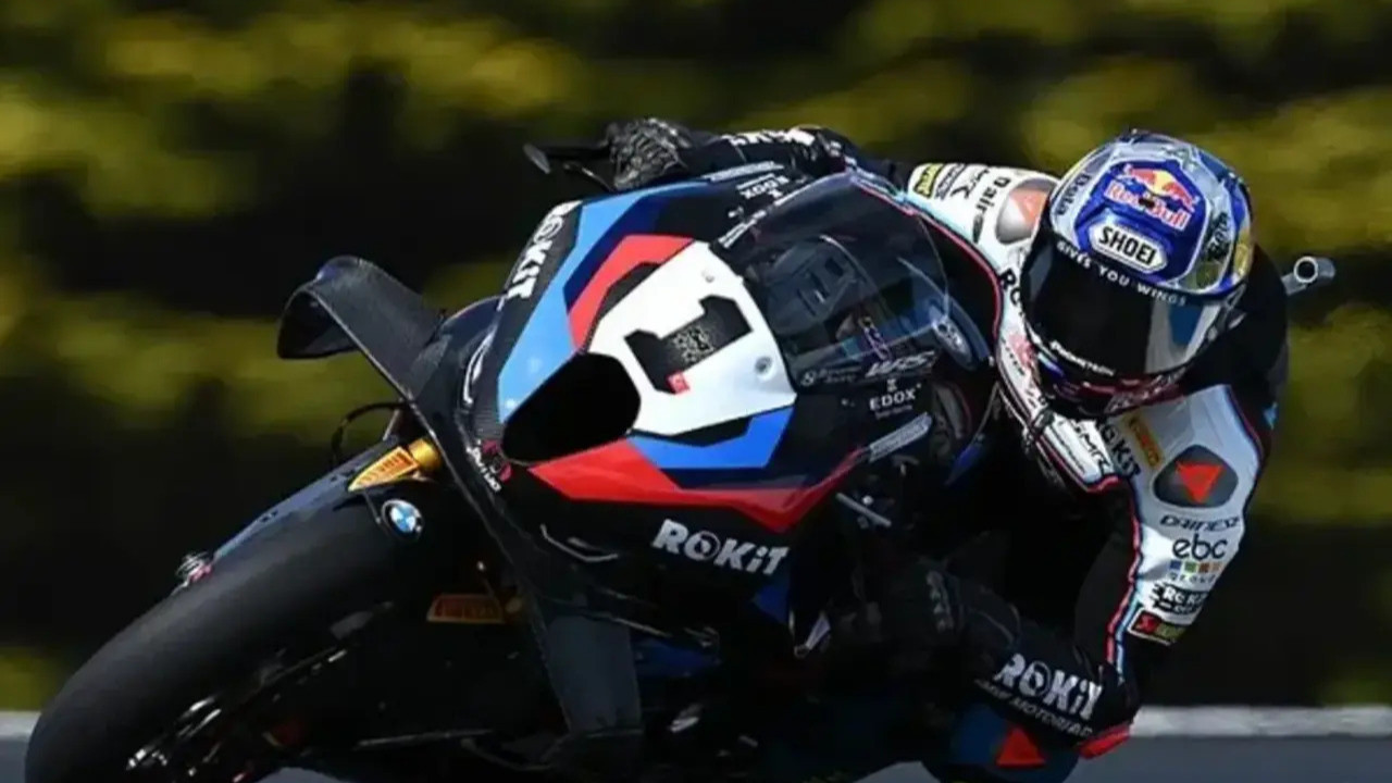 Milli motosikletçi Toprak Razgatlıoğlu, İtalya'da superpole yarışını kazandı