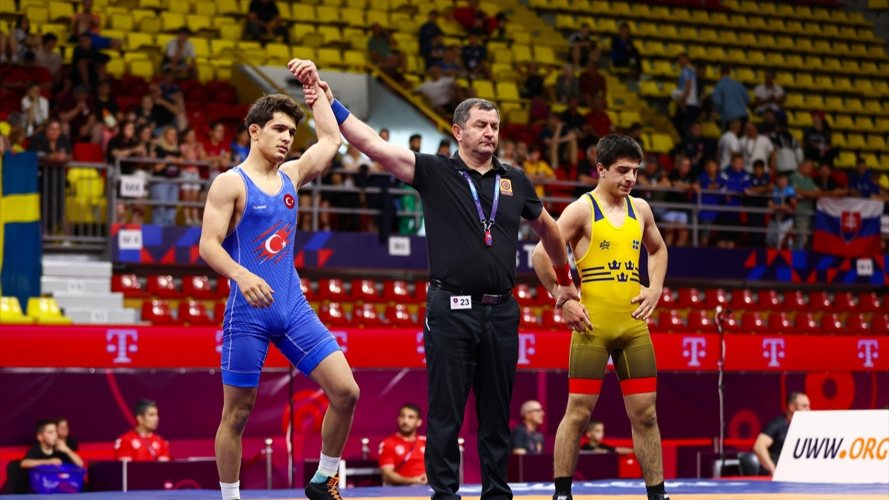 Millilerden Avrupa’da tarihi başarı: 17 yaş altı güreşçiler 11 madalya aldı