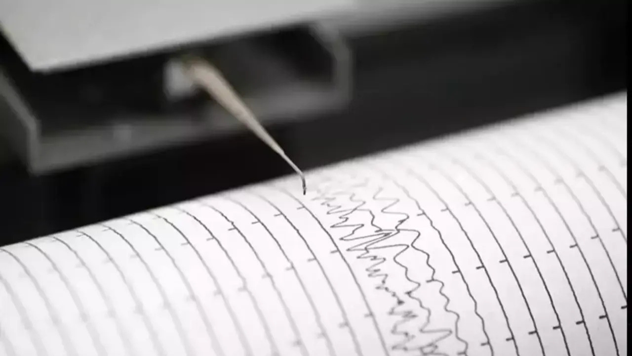 Ege'de korkutan sarsıntı!