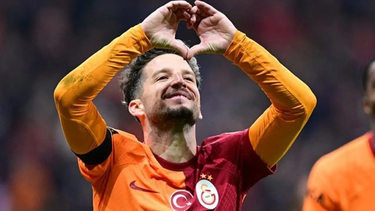 Dries Mertens kramponlarını asıyor!