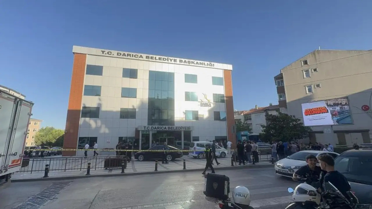 Belediyede dehşet anları: İntihar girişiminde bulunan zabıta başkanı da vurdu