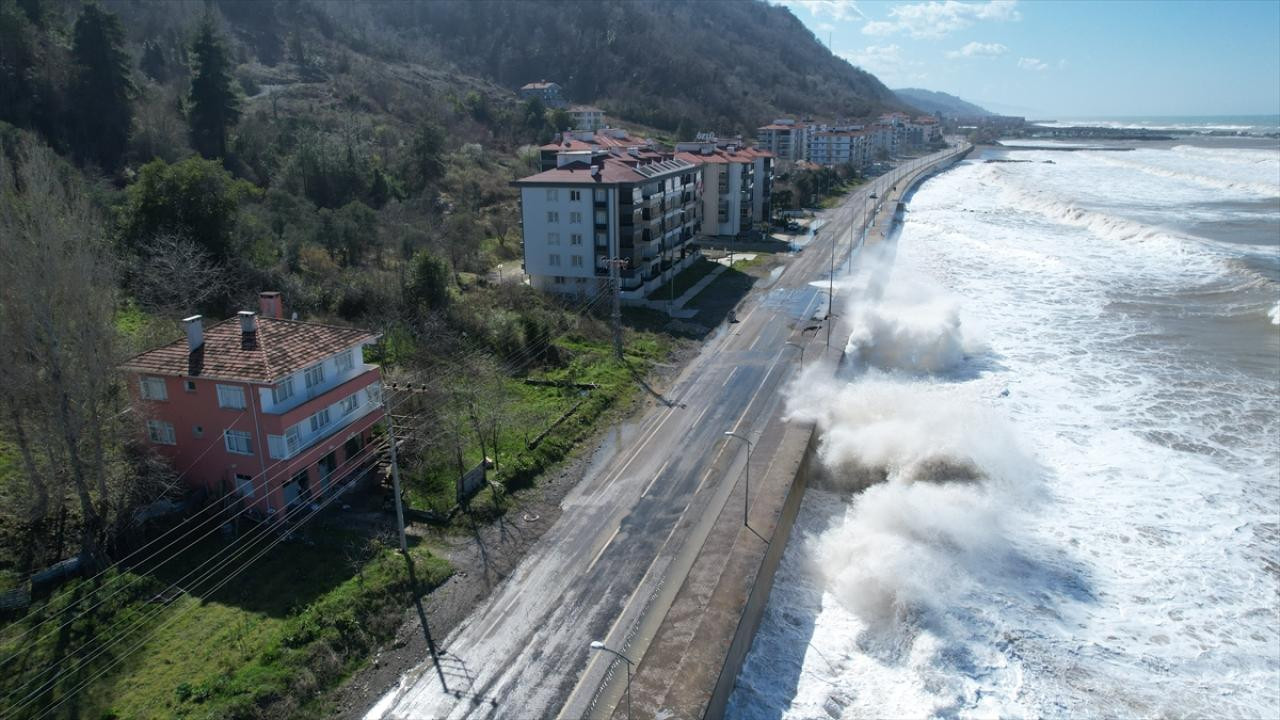 Doğu Karadeniz için alarm verildi: Sel, heyelan ve yıldırım tehlikesi!