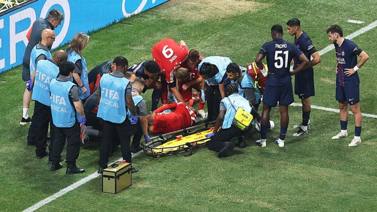FIFA çeyrek finalinde şok! Yıldız futbolcunun ayağı kırıldı