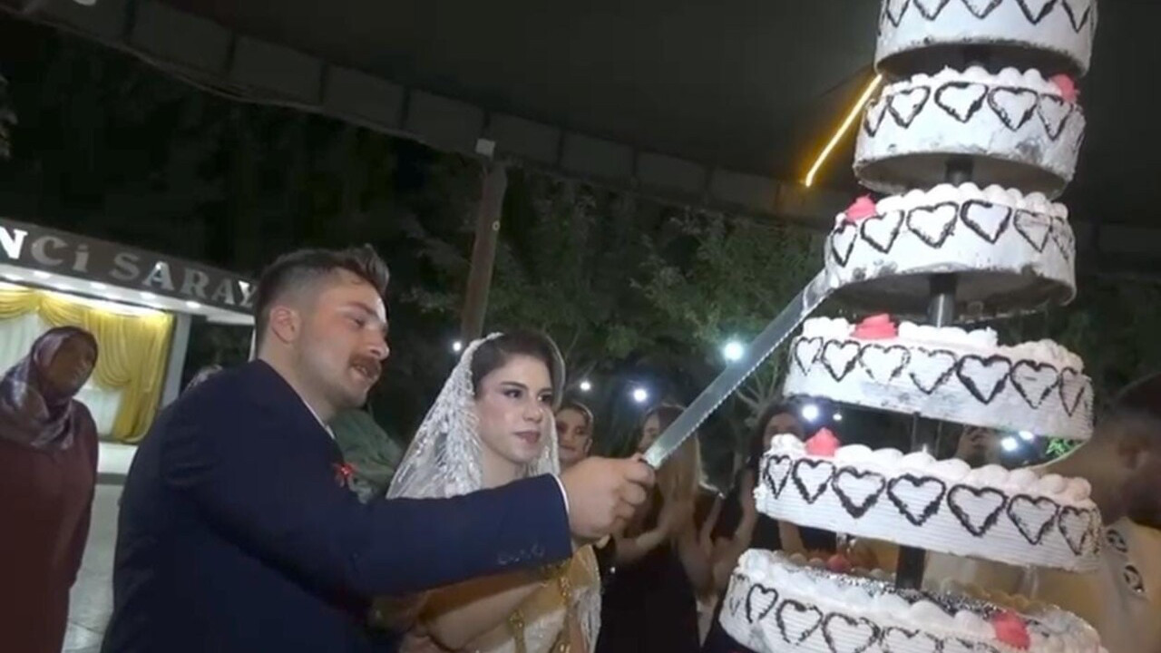 Mutlulukları kursaklarında kaldı! Düğün pastasından zehirlenen davetliler hastaneye kaldırıldı