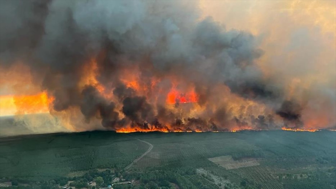 Avrupa’da yangın bilançosu ağır: Lüksemburg büyüklüğünde alan küle döndü