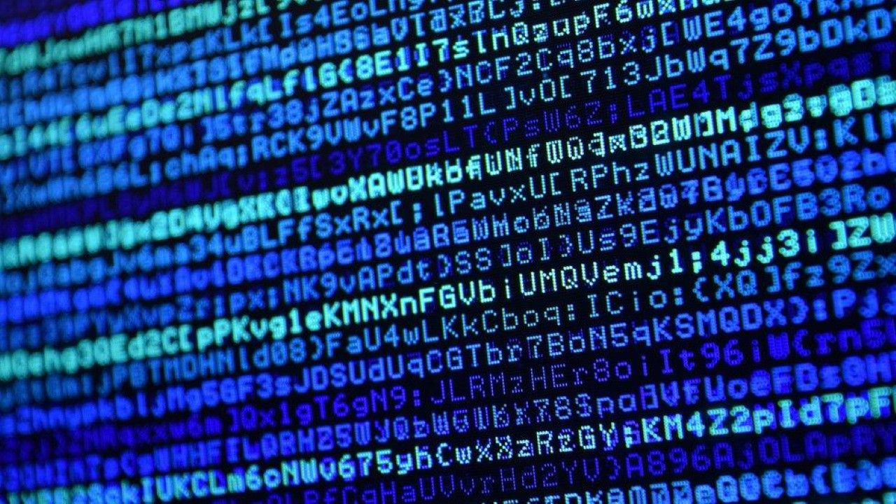 Popüler flört uygulaması hacklendi! 72 bin fotoğraf ve mesaj sızdırıldı