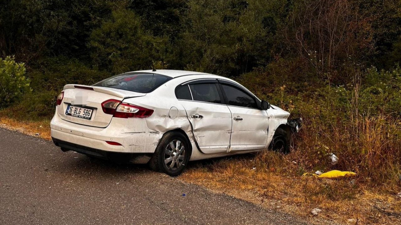 Bursa İnegöl’de otomobil tarlaya uçtu: Aynı aileden 5 yaralı