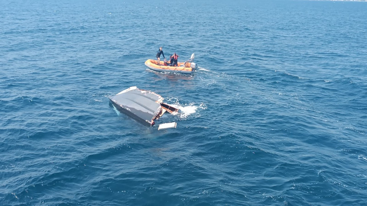 Marmara Adası açıklarında parçalanmış tekne bulundu: İş insanından hala haber yok!