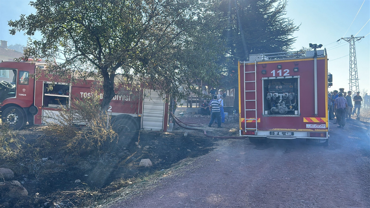 Kastamonu'da yangın! Samanlık, odunluk ve 30 dönüm arazi kül oldu