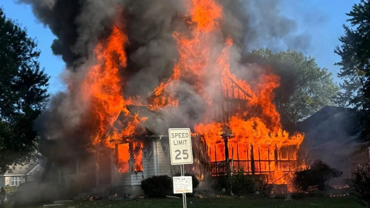 Korkunç yangın: 4’ü çocuk 6 kişi yaşamını yitirdi