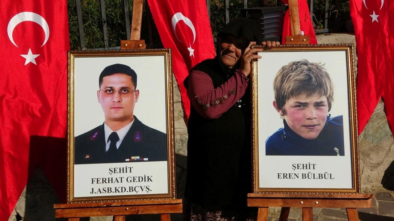 Şehit Eren Bülbül, vefatının 8. yılında mezarı başında anıldı: "İyi ki varsın Eren"