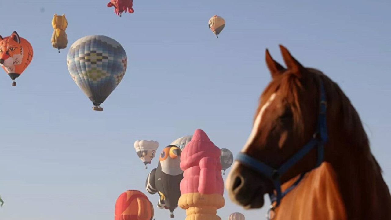 28 Ülkeden gelen balonlar Kapadokya semalarını renklendirdi: Dünya basını yazdı