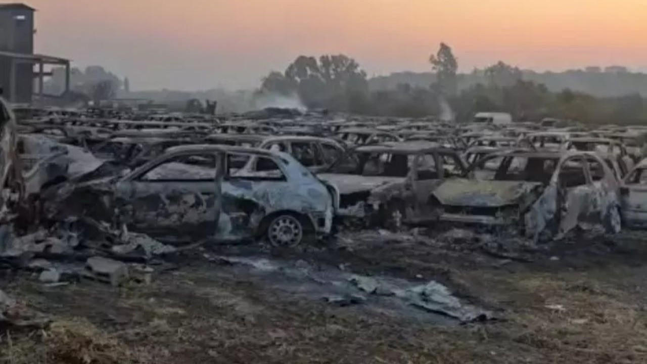 Gümrük otoparkında büyük felaket! 550 araç yandı, alan kullanılamaz hale geldi