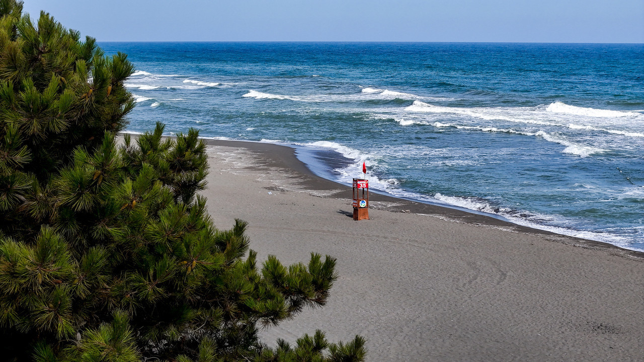 Sakarya’da 3 gün deniz yasağı! Kırmızı bayraklar çekildi