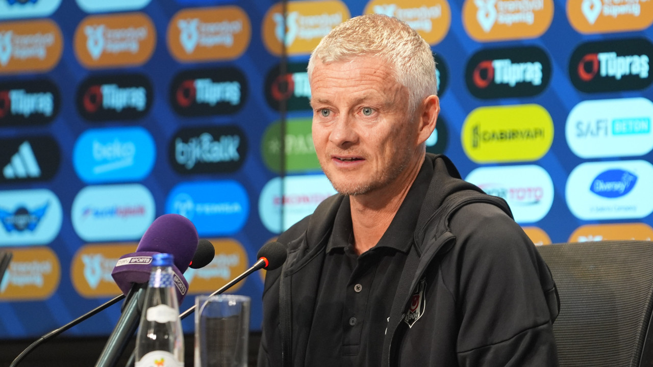 Beşiktaş-ikas Eyüpspor maçının ardından Solskjaer: Burnu mu kırılacak, kaşı mı açılacak önemli değil. Fedakârlık göstermemiz gerekiyor