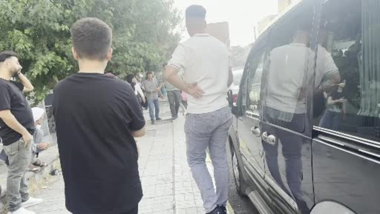 Diyarbakır’da kan donduran saldırı! Taksiye binip kaçacaktı, kocası kurşun yağdırdı