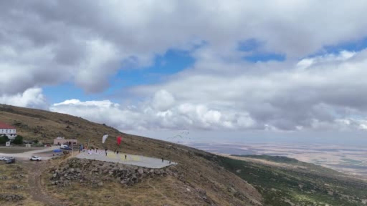 Hasan Dağı’nda facia: Dünya kupası yarışında paraşüt pilotu düşerek hayatını kaybetti