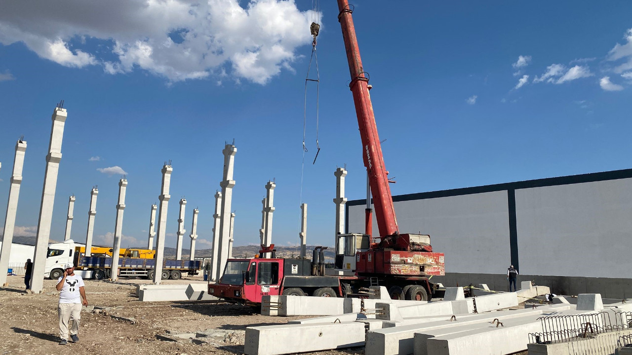 İnşaatta vinç halatı koptu! 20 yaşındaki işçi hayatını kaybetti