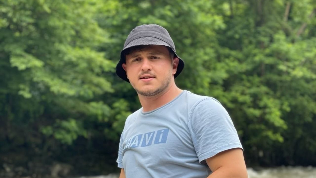 Tutukluk yapan silahı ateş aldı! 23 yaşındaki genç hayatını kaybetti