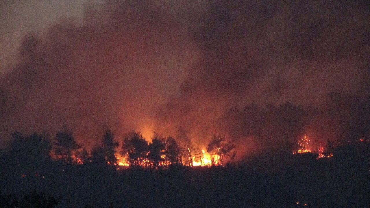 Çanakkale’de alevler büyüdü! Müdahale karadan sürüyor