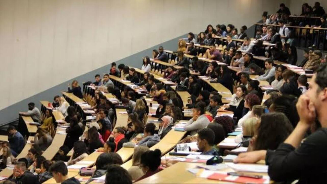 Ekonomik kriz üniversite tercihlerini vurdu: Vakıf üniversiteleri boş kaldı
