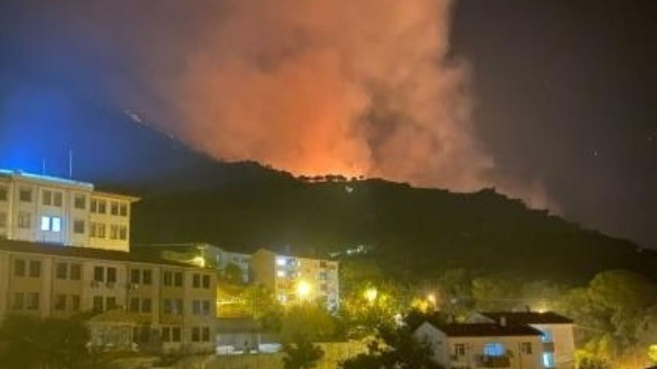 Marmara Adası’nda yangın çıktı: Ekipler müdahale ediyor