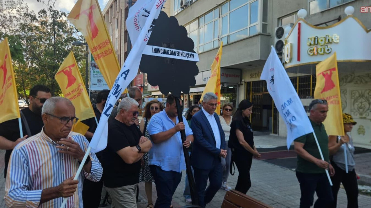 Alevi Cemevi Başkanı protestoyu kırmızı güllerle karşıladı! Davet karşılık bulmadı